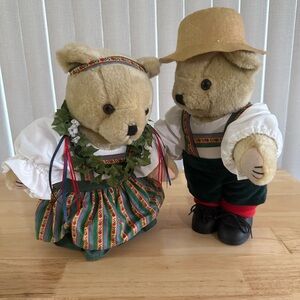 Vintage 1995 Tender Hearts Bear Dolls Traditional Nordic / Scandinavian Costumes